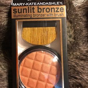 Mary-kate and Ashley Sunlit Bronze